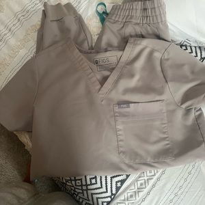 Figs Jogger Scrub Set, NWOT. Size Small